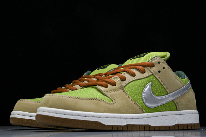 Dunk Low SB 