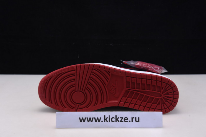 Air Jordan 1 Bred Patent Leather 555088-063