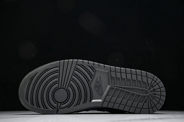 Air Jordan 1 Low “Black Croc”  HJ7743-010