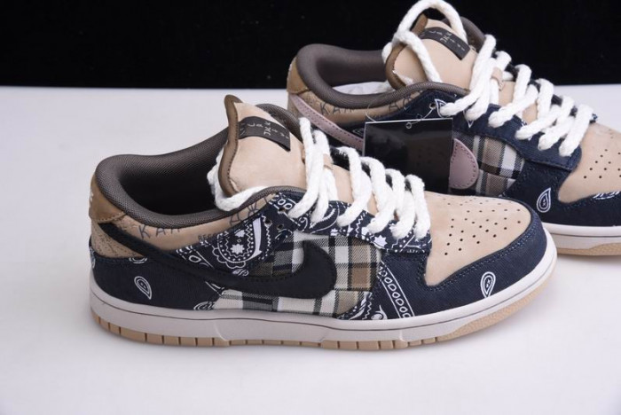 Travis Scott x Nike SB Dunk Low-CT5053-001