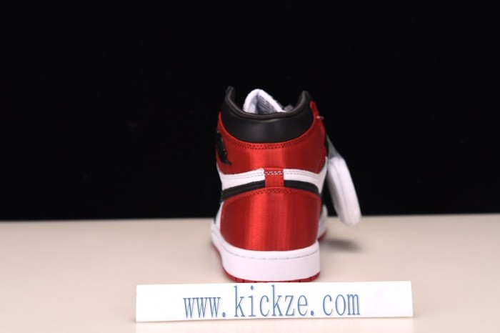 Jordan 1 Retro High Satin Black Toe - CD0461-016