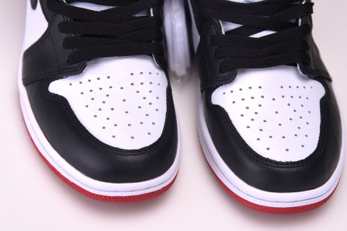 Jordan 1 Retro High Satin Black Toe - CD0461-016