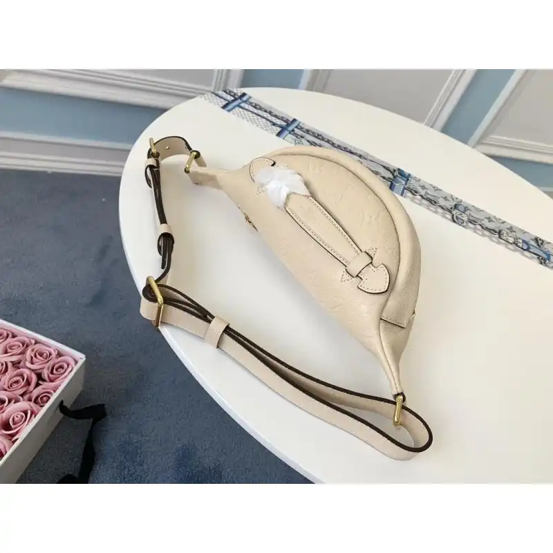 LV Bags 19B5790032