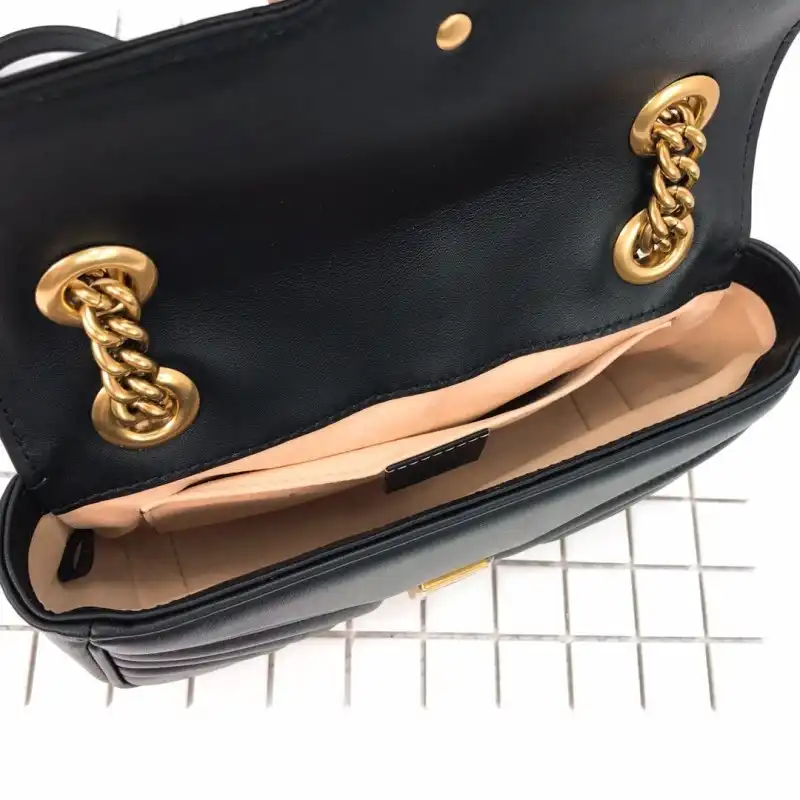 G*u*i bags 19b57g0012