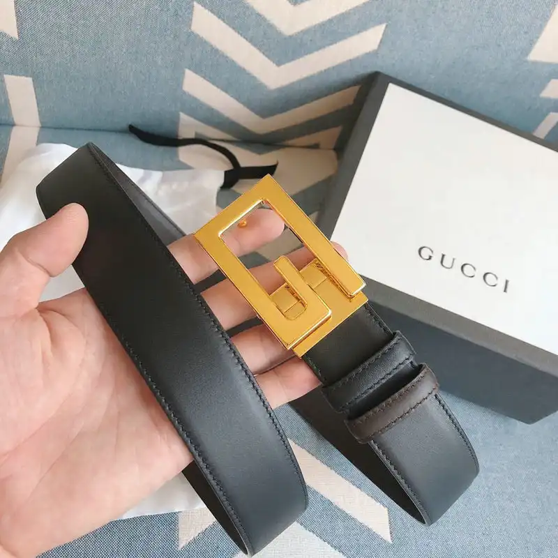 G*u*i s belt 2009xf0070