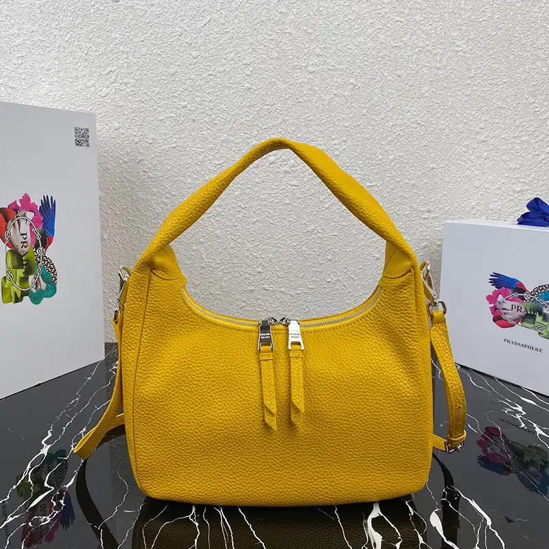 Pra*a bags 208b570125