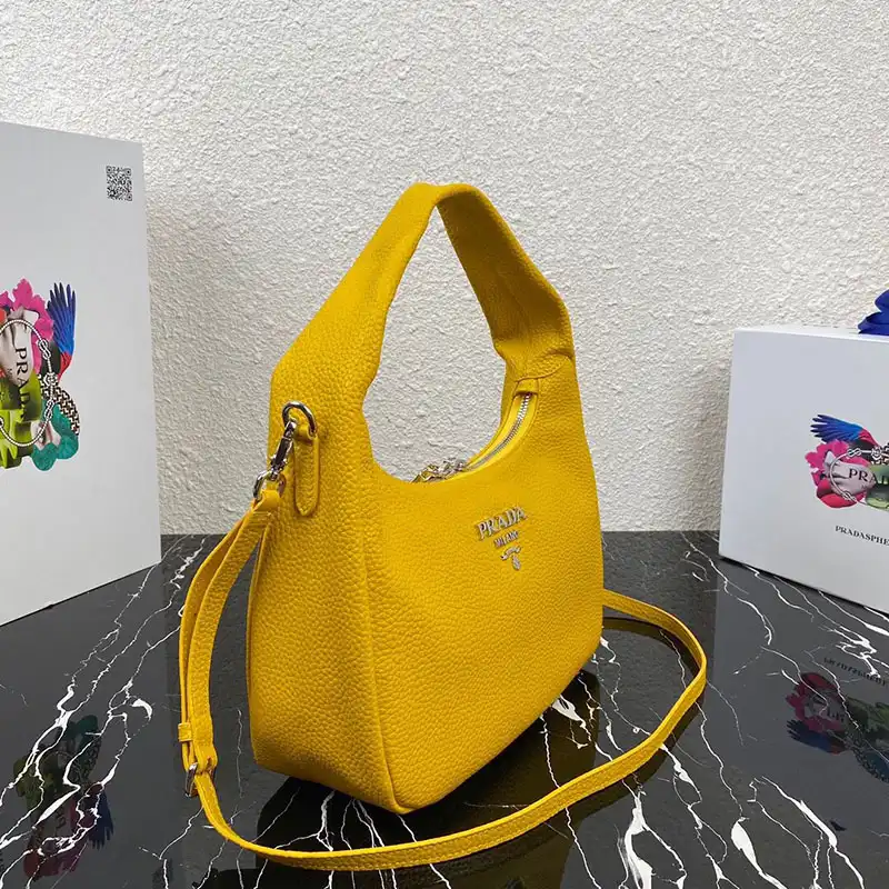 Pra*a bags 208b570125
