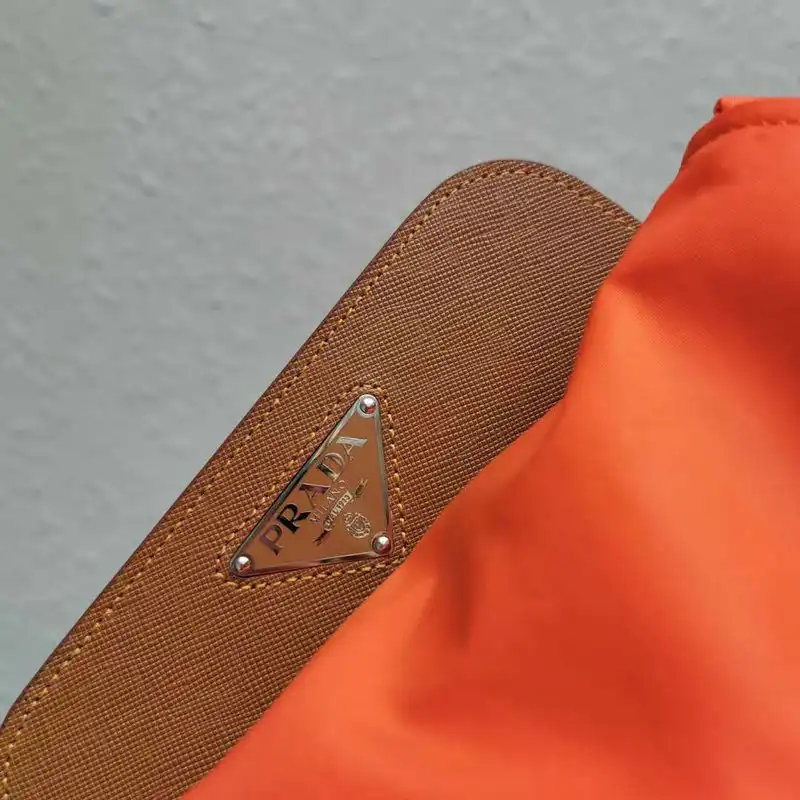 Pra*a bags 20b570065