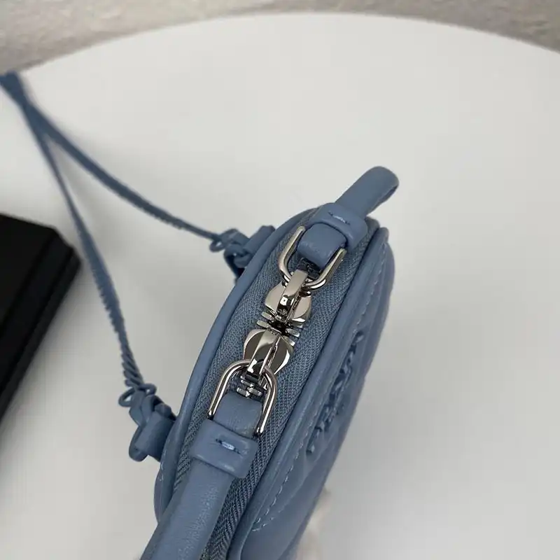 Pra*a bags 204b570049