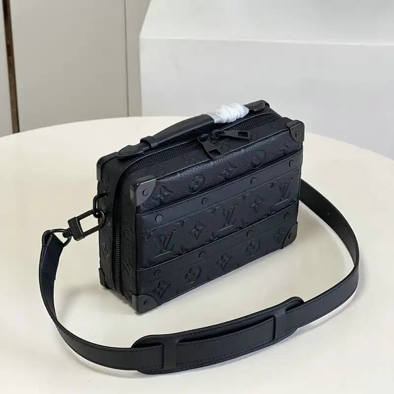 LV Bag 2204YA0011