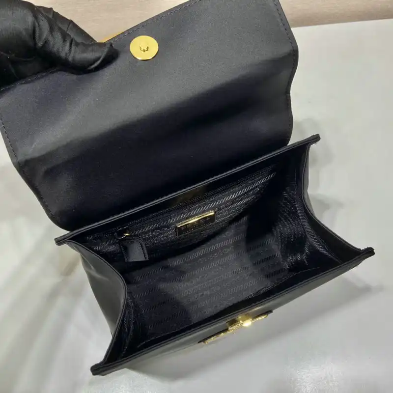 Pra*a bag 2206ya0057