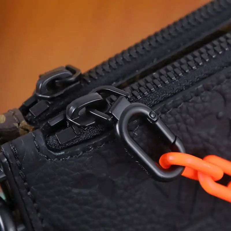 LV Bag 2207YA0002