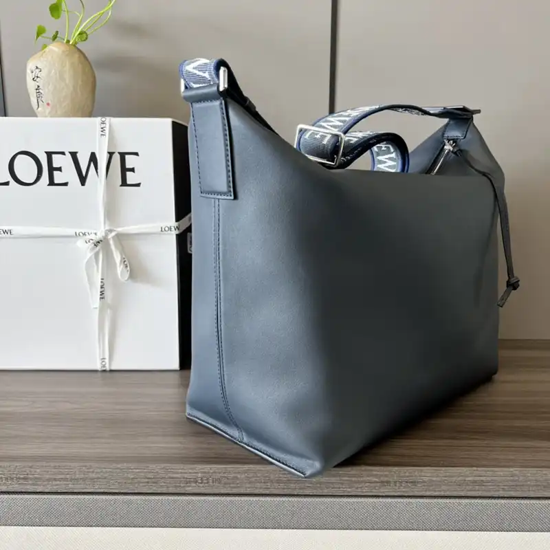 L0ew* bags 2404ya0080