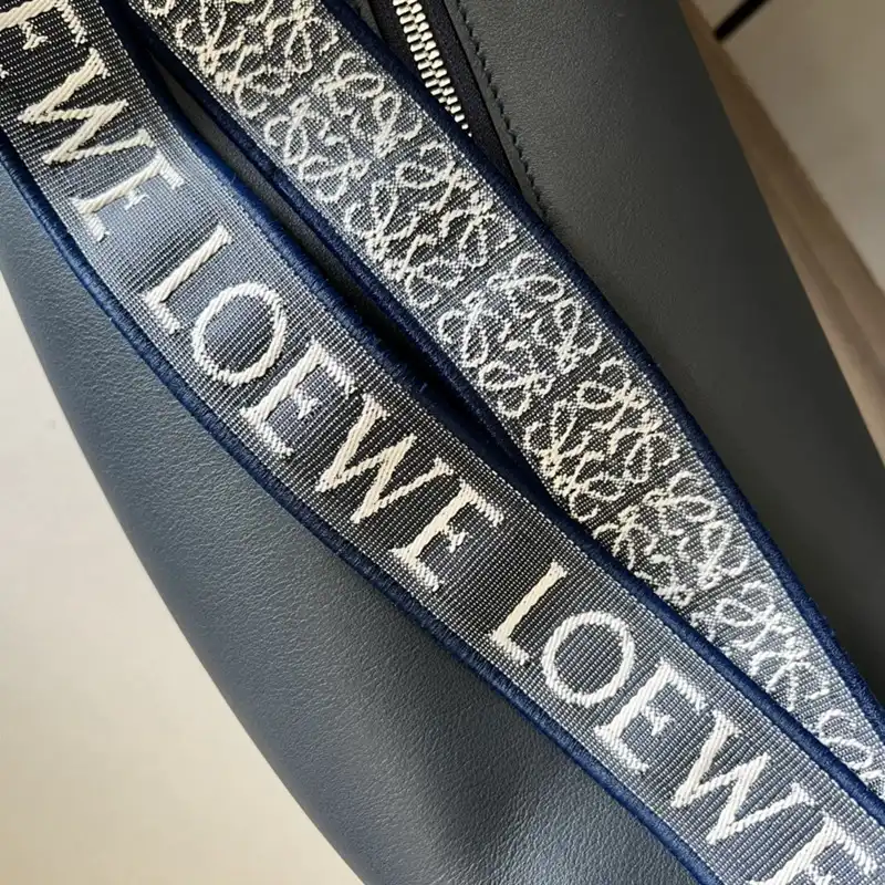 L0ew* bags 2404ya0080