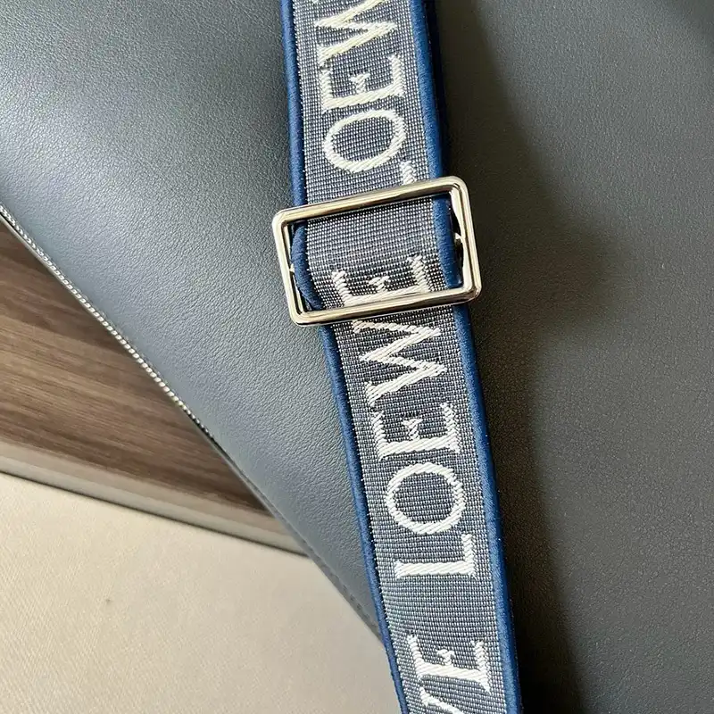 L0ew* bags 2404ya0080