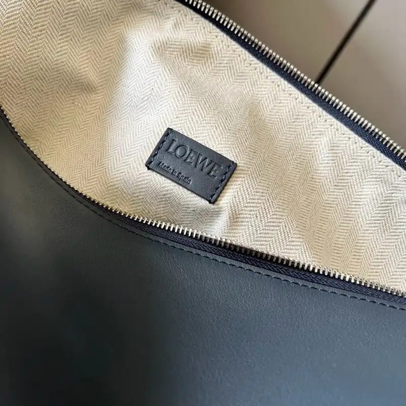 L0ew* bags 2404ya0080