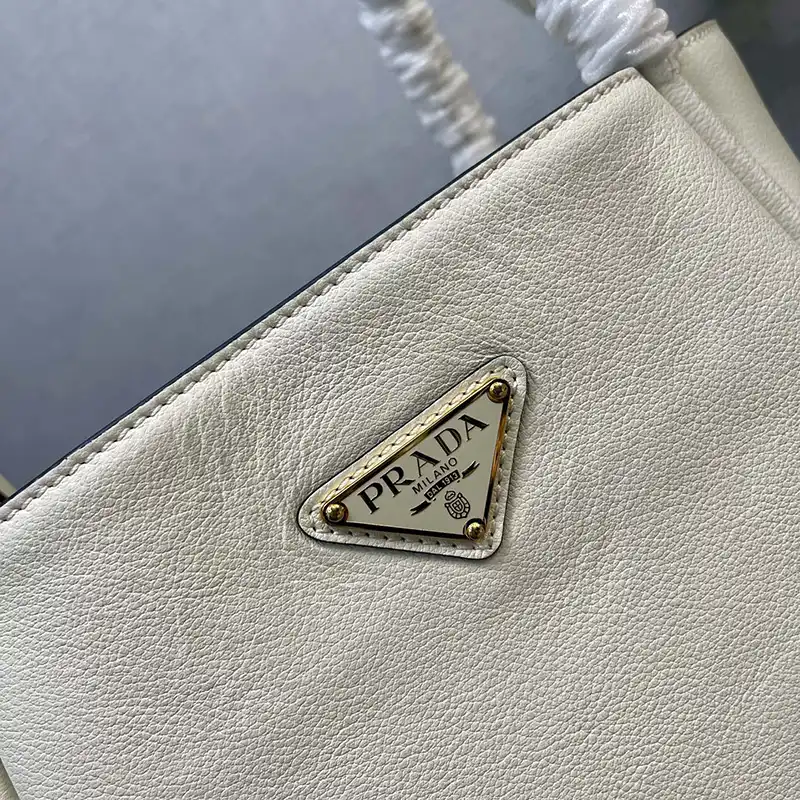 Pra*a bags 2406ya0098