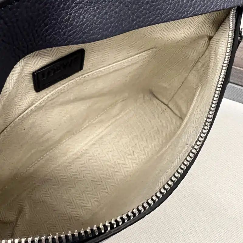 L0ew* bags 2406ya0163