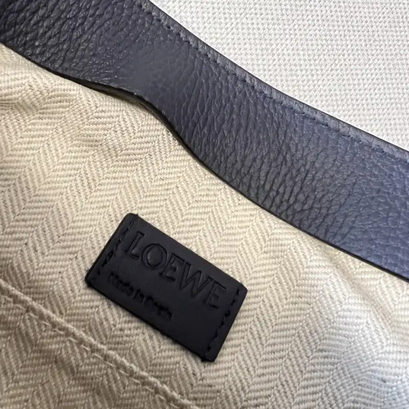 L0ew* bags 2406ya0163