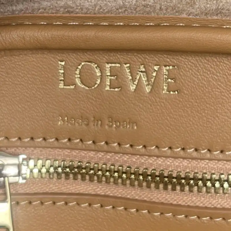 L0ew* bags 2408ya0225