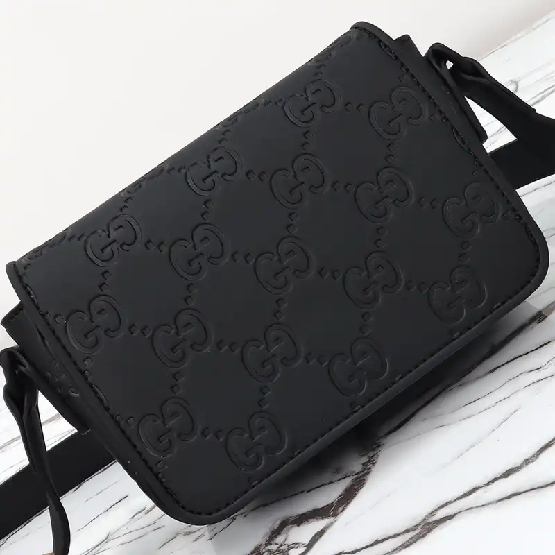G*u*i bags 2411ya0202