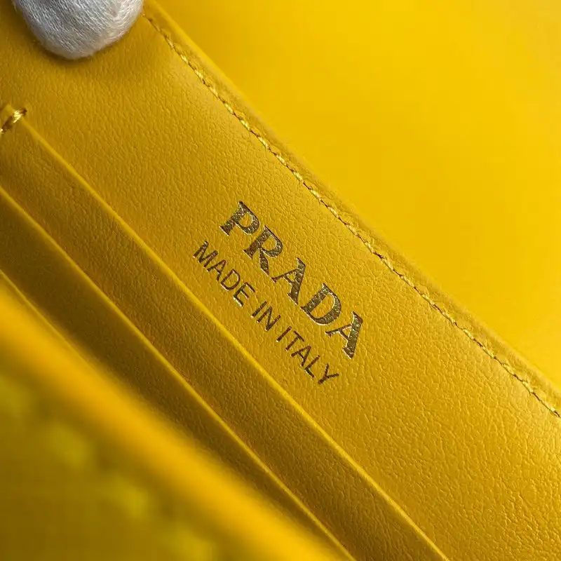 Pra*a bag 20dj11083