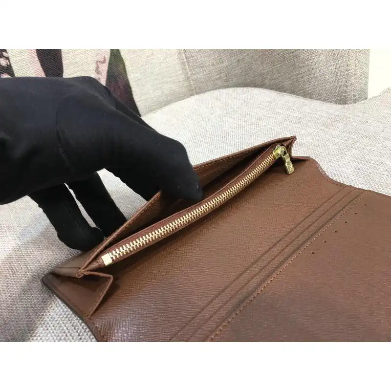 LV Bags 19T1L0621