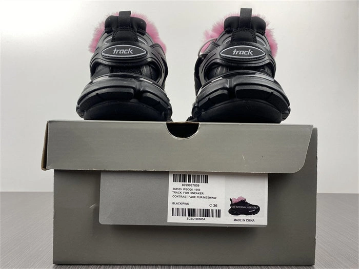 Modern BLCG Track Fake Fur Black Pink 668555 W3CQ6 4431