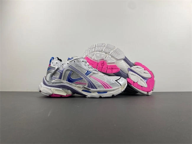 Balenciaga 772774-W3RNY- Efficient 4307