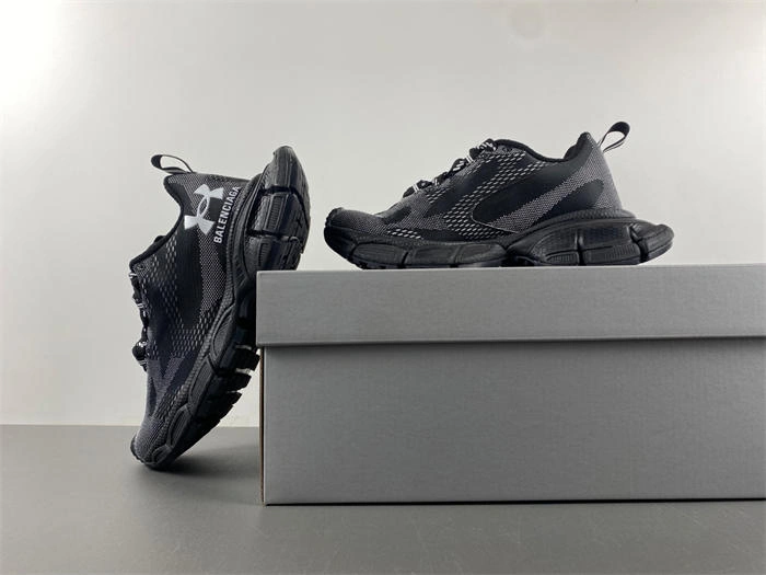 Sporty Balenciaga 814415 W3XL5 4330