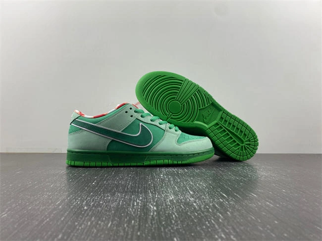Chic Concepts x Nike SB Dunk Low BV1310- 4563