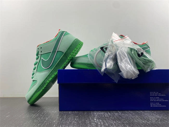 Chic Concepts x Nike SB Dunk Low BV1310- 4563