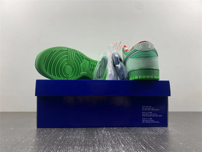 Chic Concepts x Nike SB Dunk Low BV1310- 4563