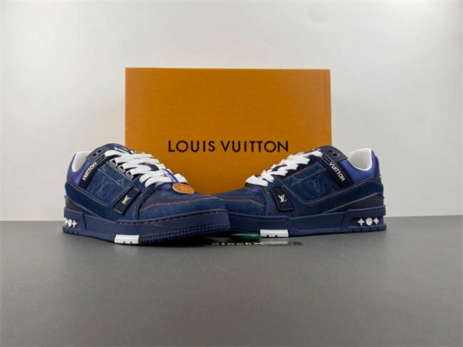l0*is V*t0n lv trainer fashionforward 1657