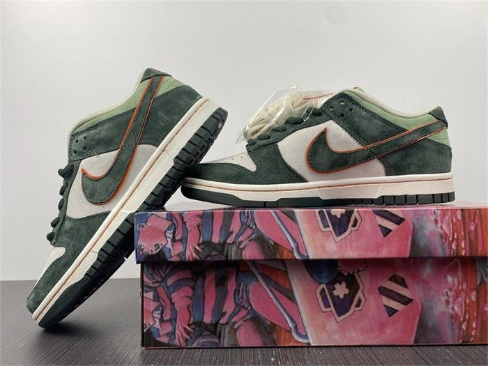 Vibrant Nike SB Dunk LF0039- 4683