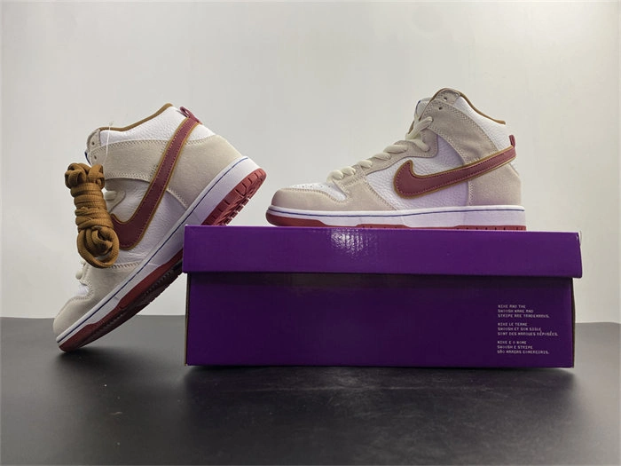 RelaxedFit Nike SB Dunk High Sail Crimson CV9499- 4860