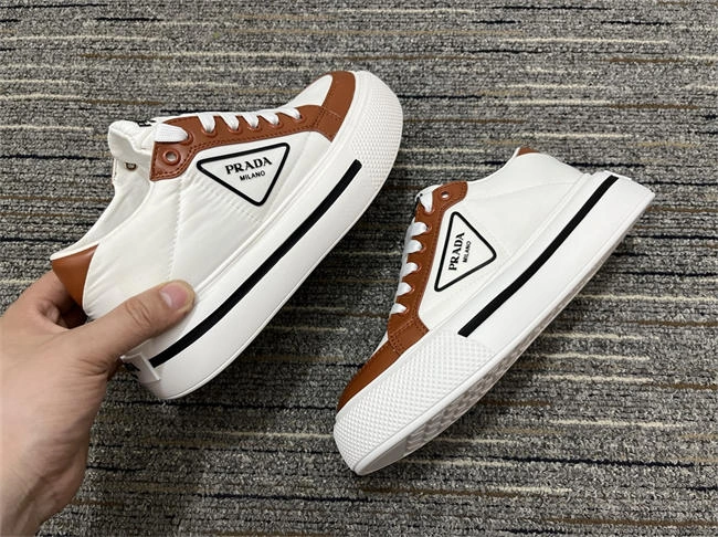 Pra*a leather sneaker classic 3319