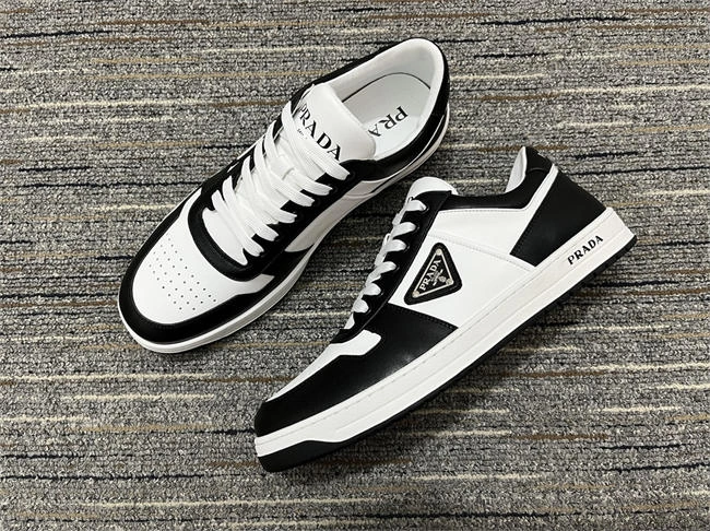 neat Pra*a sneaker 3373